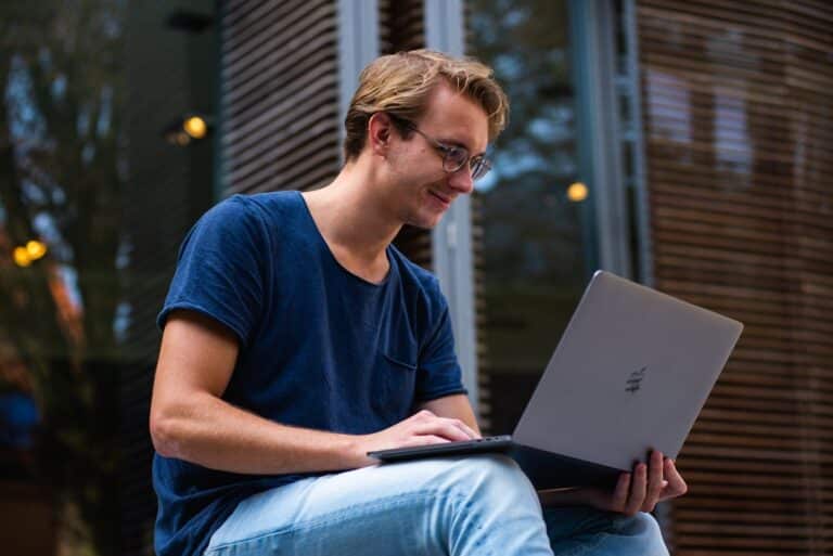 Warum startet mein Laptop nicht mehr richtig