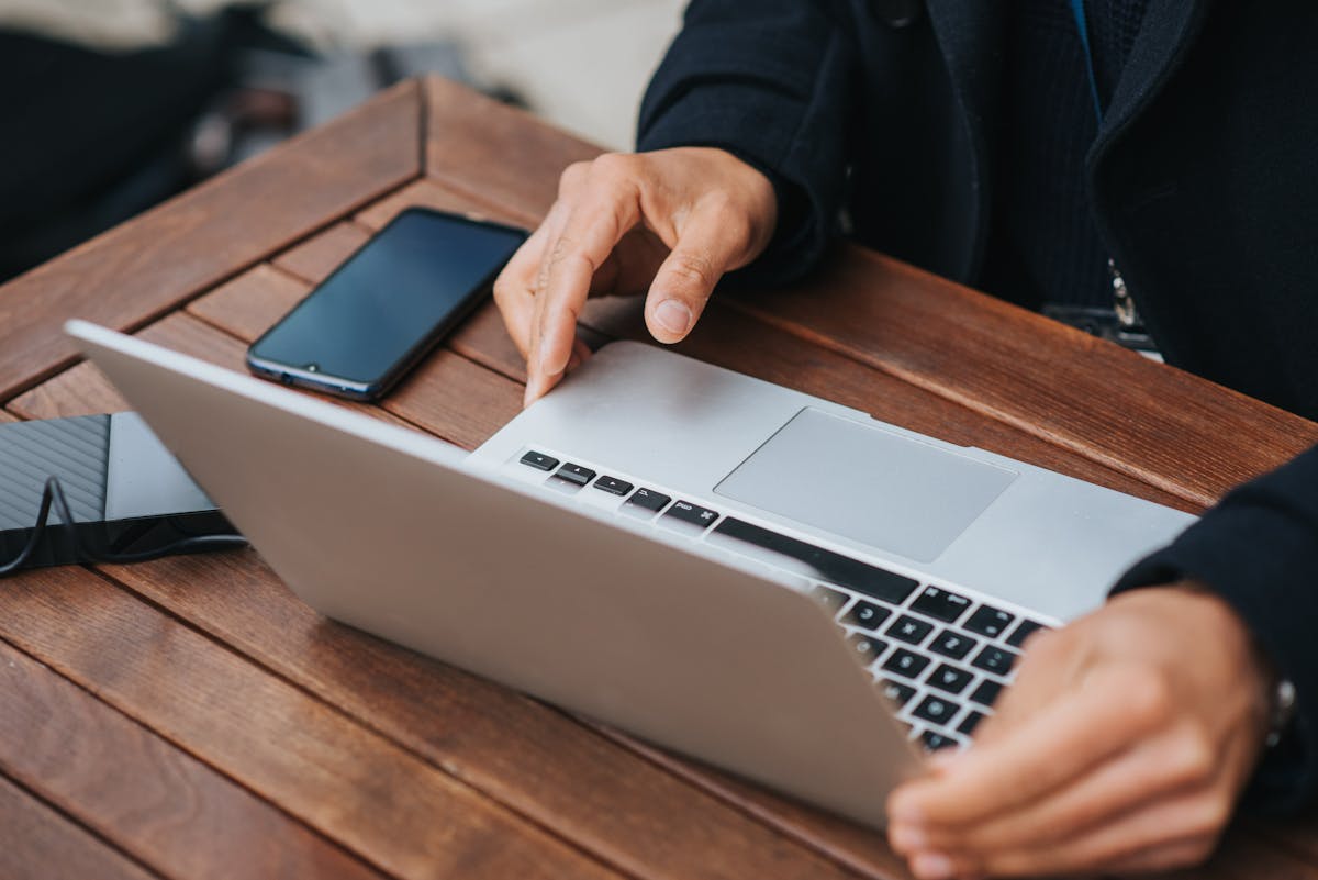 Windows 11 Update bleibt bei „Wird vorbereitet“ hängen – echte Lösungen