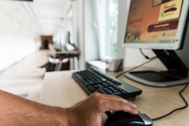 Outlook E-Mail Login: Was du bei Microsoft-Konten beachten musst