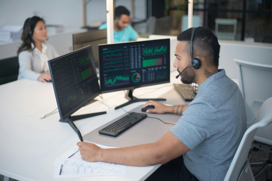Daten gruppieren in Excel: Zeilen und Spalten einklappen für mehr Übersicht